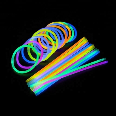 8 Zentimeter Farbvariante Glow Stick Armband 50 Stück perfekt für Partys 2 Jahre Haltbarkeit