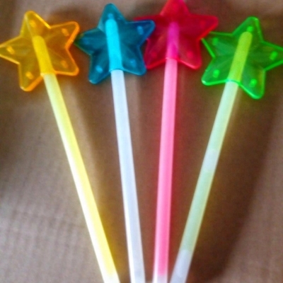 Nicht-toxischer Glow Stick Wand für Weihnachtsfest Dekoration Versorgung zu Weihnachten