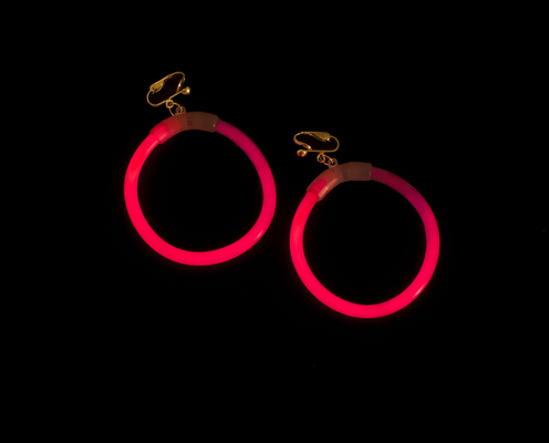 Ausgewählte Farben Glühendes Ohrring für Party Dekoration 5*150mm Glühzeit 8-12 Stunden