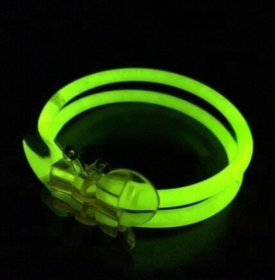 Halloween-Versorgung Farbenfrohe Schmetterling Glow Stick Armbänder für Bar Gelegenheit 5 * 200mm