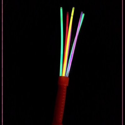 2 Jahre Haltbarkeit PE Fluoreszenzflüssige Leuchtstäbchen für Outdoor-Party-Versorgungsgüter